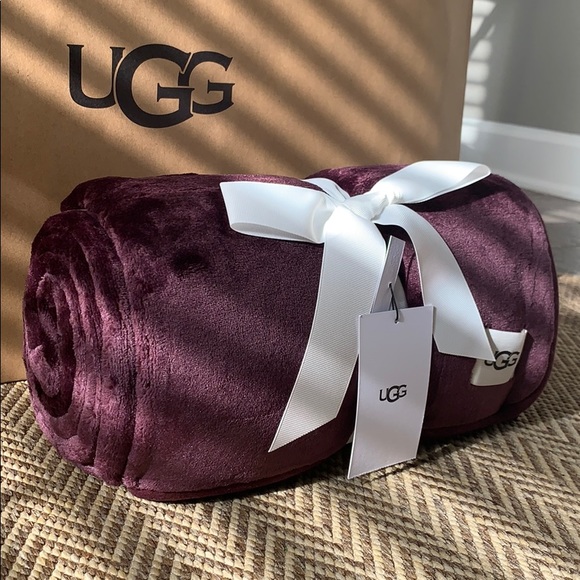 NWT UGG ❤️last one❤️Throw Blanket - Picture 2 of 8